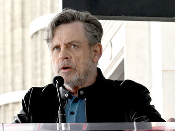 Марк Хемілл із "Зоряних воїн" з'явився у вишиванці та закликав світ допомогти відновити Україну