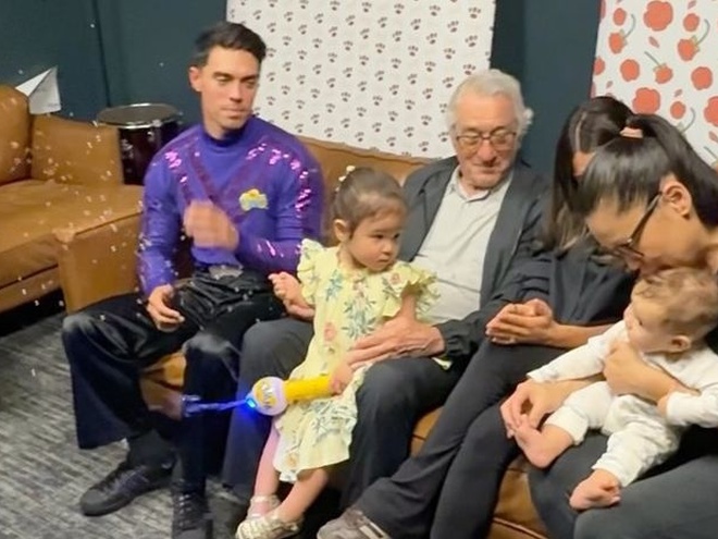 Роберт Де Ніро засвітився на концерті з 2-річною дочкою