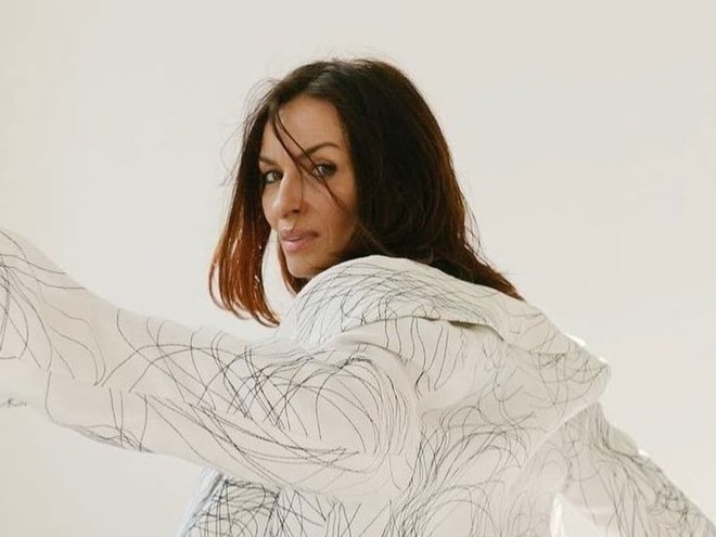 Мейхер заповнила спорожнілу сторінку рухами тіла, здобула похвалу й критику