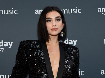 Дуа Ліпа вперше вийшла на червону доріжку з бойфрендом, який старший за неї на 14 років