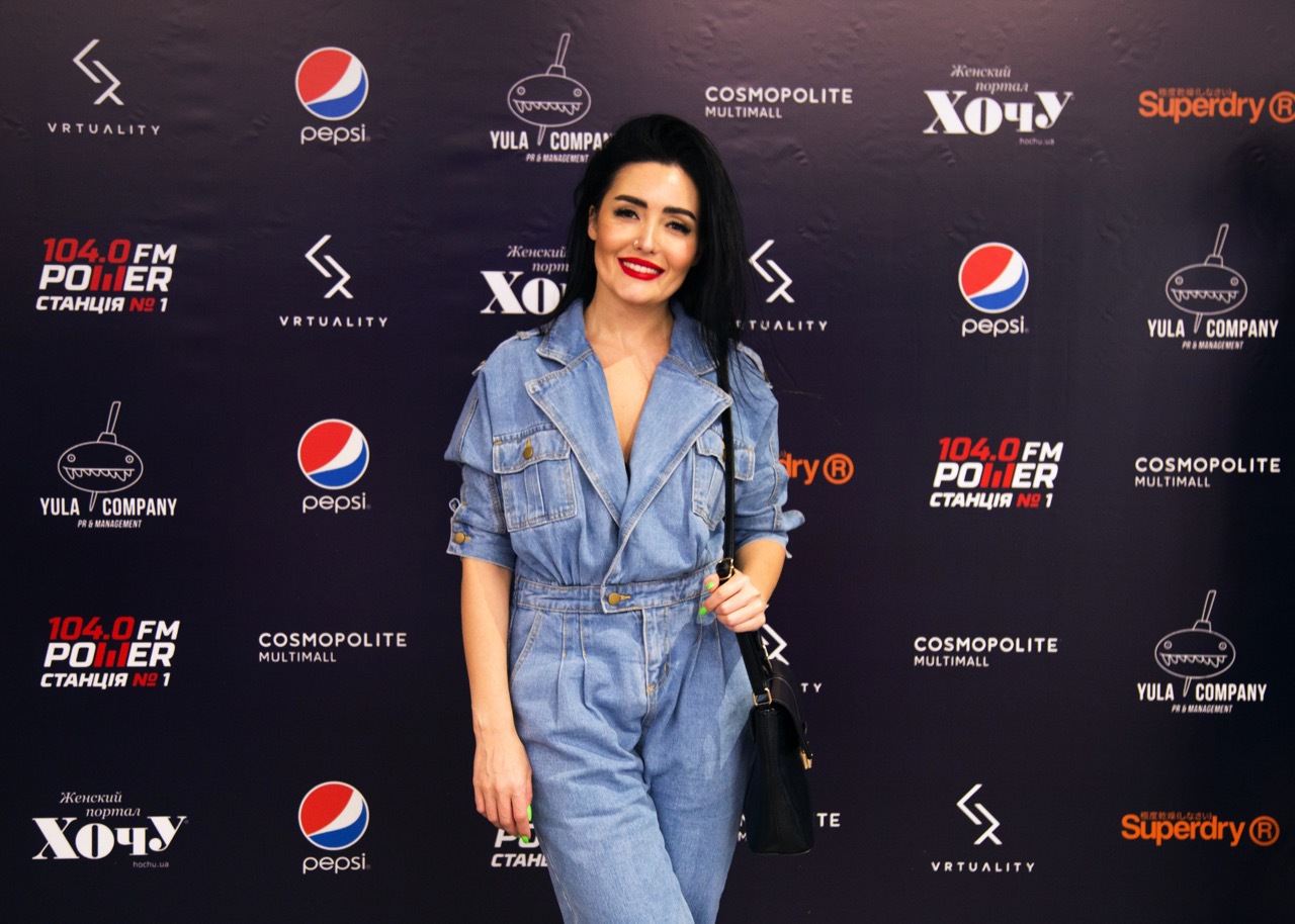 В Киеве прошла селебритиз-презентация игры RevolVR "Дикий запад"