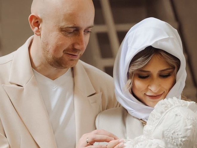 Зірка «Ліги сміху» Володимир Черняк хрестив дочку — фото