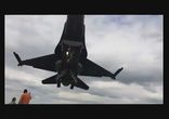 Ультра-низкий заход на посадку турецкого F-16