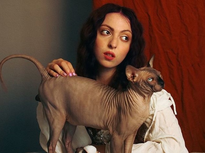 Дочка Полякової зізналася, скільки заробляє на Таро і чи збуваються її прогнози