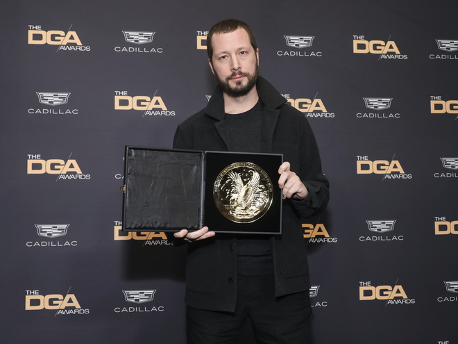 За місяць до «Оскара»: режисер «20 днів у Маріуполі» здобув премію Гільдії режисерів США