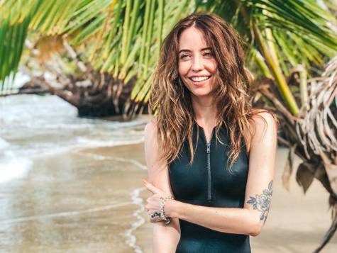 Надя Дорофеева в купальнике