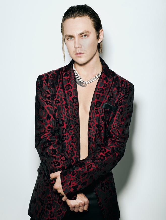 Артем Пивоваров