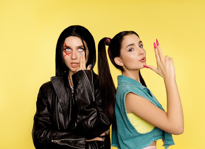 Jerry Heil и Анна Тринчер