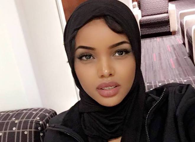 Мусульманка вышла на сцену конкурса купальников в хиджабе и буркини