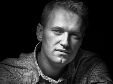 красивый мужчина Алексей Навальный