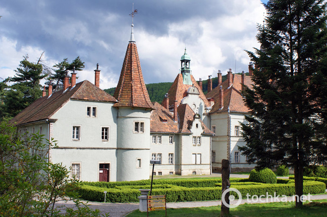 Топ-5 замків, які варто відвідати в Україні