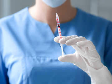 Чи варто українцям робити щеплення від грипу під час епідемії вірусу: відповідь експерта