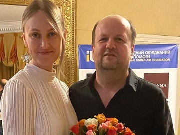 Бронюк із гурту «ТІК» публічно звернувся до дружини та показав фото з нею