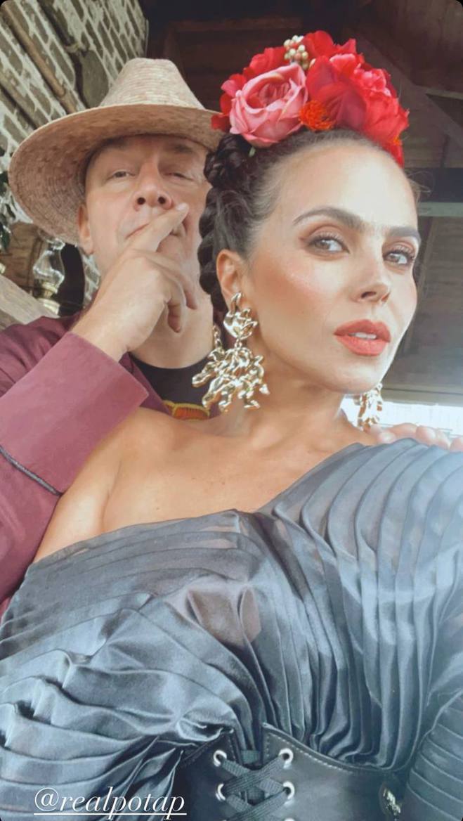 Настя Каменских с супругом