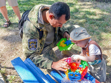 Как помочь украинским военным и переселенцам с Донбасса