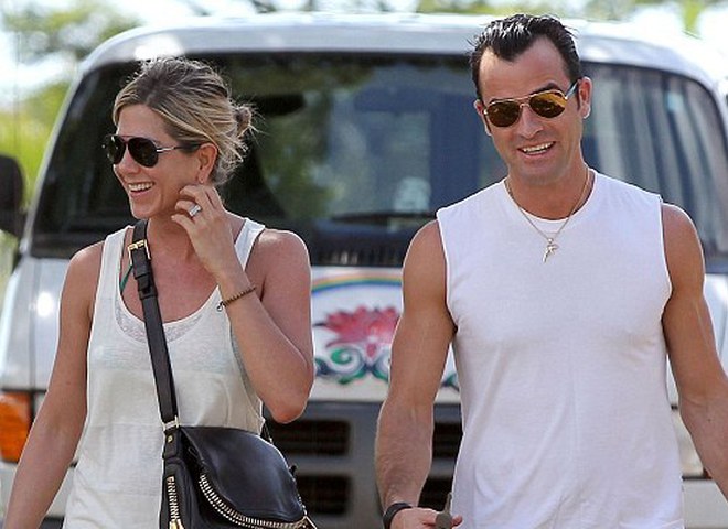 Дженнифер Энистон