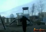 идиот на качелях