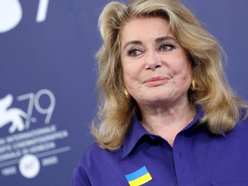 Катрін Деньов виступила на французькому телебаченні з віршем Лесі Українки