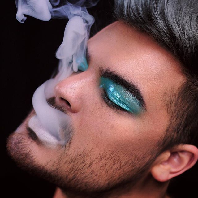 мужчины с макиежем