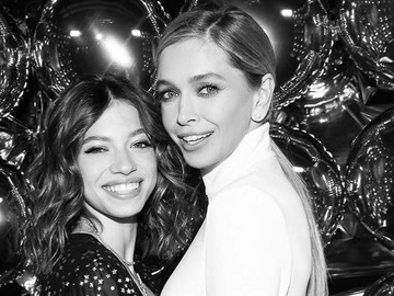 Брежнєва похвалилася новою фотосесією з 15-річною дочкою