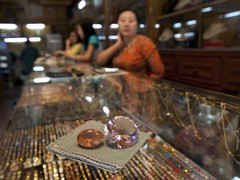 Аукцион драгоценных камней принес рекордную прибыль