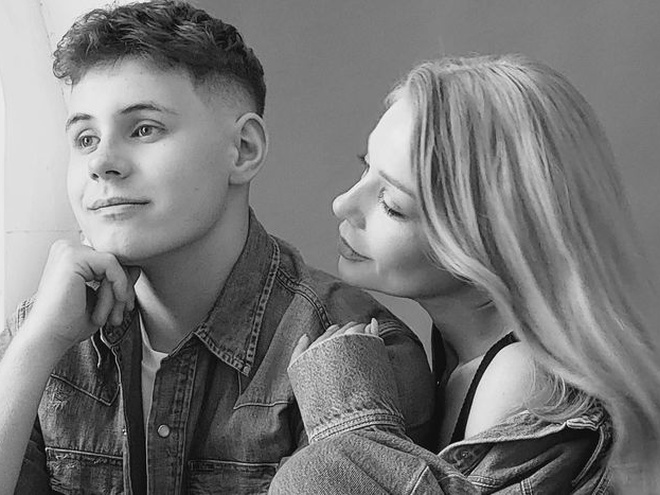 Тіна Кароль разом із сином проводить новорічні канікули у Карпатах — фото та відео