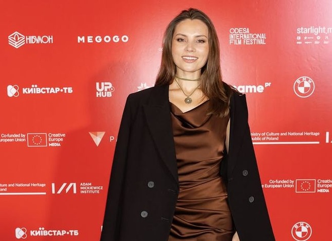 Антоніна Хижняк відвідала прем'єру фільму з батьками та братом