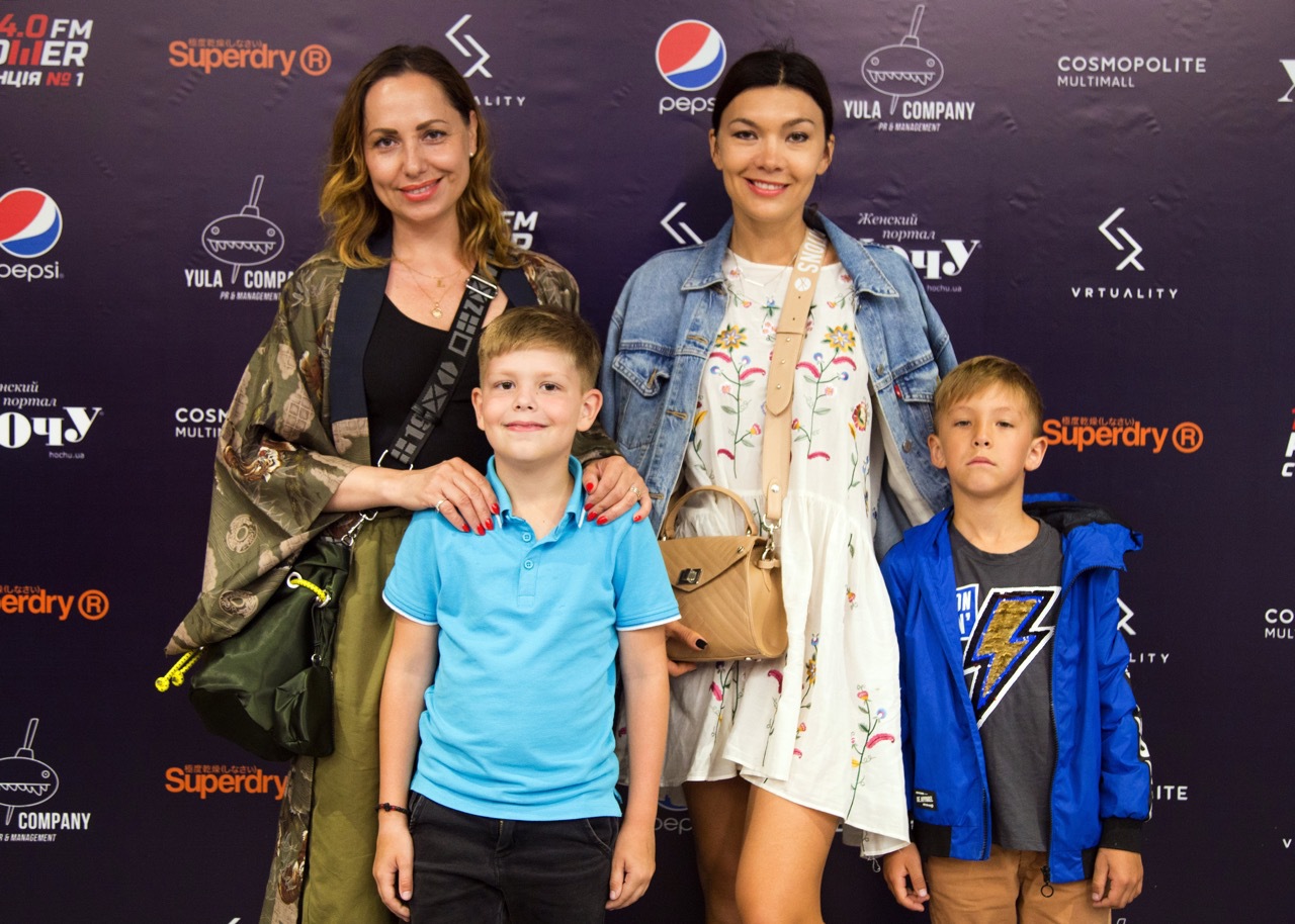 В Киеве прошла селебритиз-презентация игры RevolVR "Дикий запад"