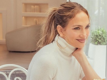 Дженніфер Лопес показала, як відсвяткувала 56-річчя у Туреччині