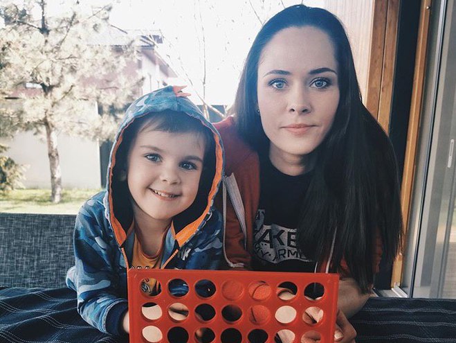 Юлия Санина с сыном