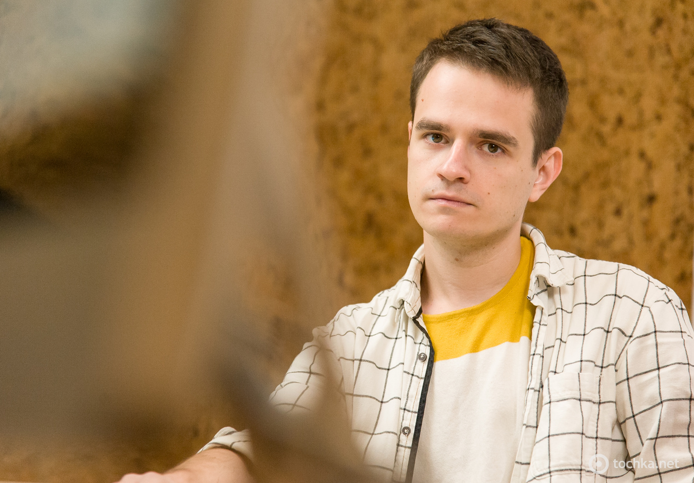 Brunettes Shoot Blondes