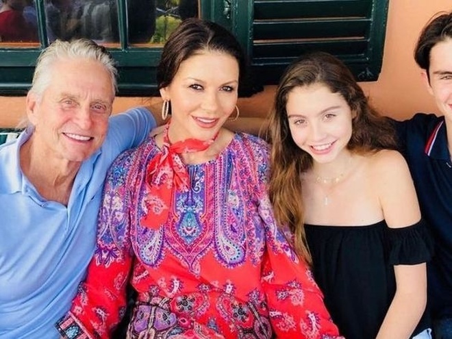 Майкл Дуглас та Кетрін Зета-Джонс публічно привітали сина з 24-річчям