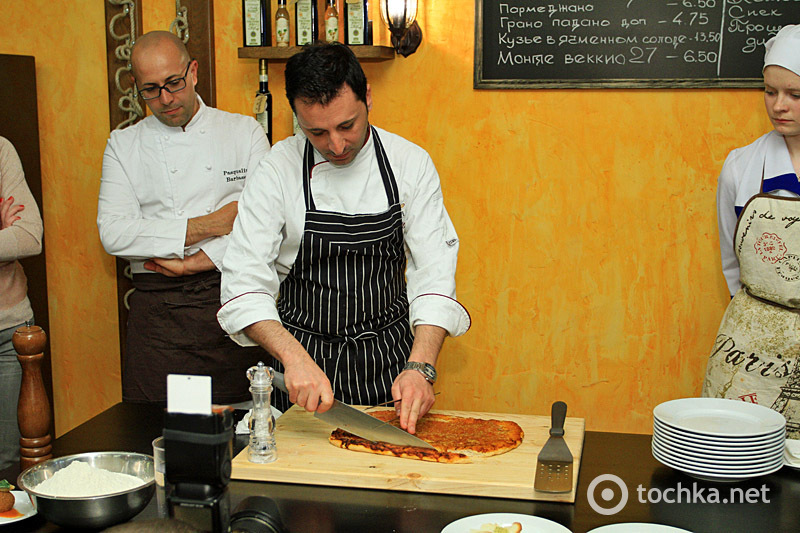 Шоу з приготування акробатичній піци в ресторані La Forchetta, частина 2
