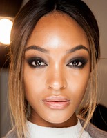 Б'юті-образ моделей з показу Diane von Furstenberg Осінь 2015