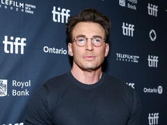 Зірка «Месників» Кріс Еванс вперше став батьком