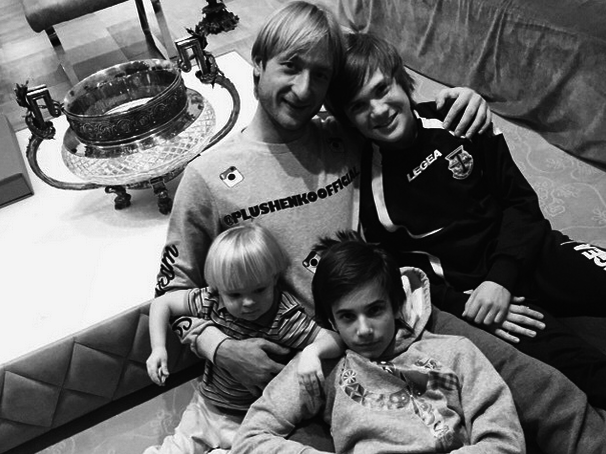 Яна Рудковская и дети
