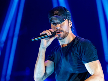 Енріке Іглесіас показав миле відео із тримісячним сином