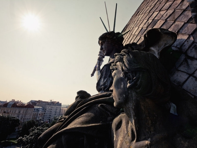 Статуя Свободи во Львове 