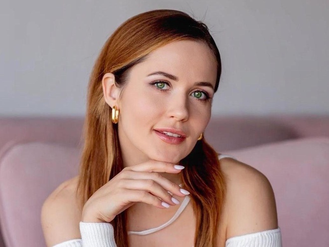 "Життя – коротка вистава": Денисенко в панчохах розповіла про тягарі акторства