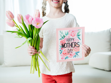 День матері: добірка привітань у віршах і прозі