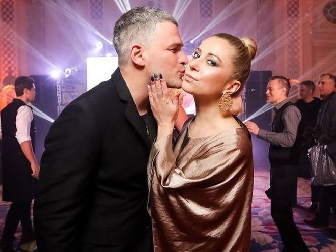 Матвієнко показала поцілунок із Мірзояном на тлі нью-йоркського пейзажу