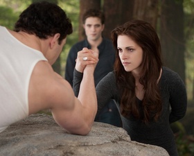 Сумерки. Сага. Рассвет. Часть 2