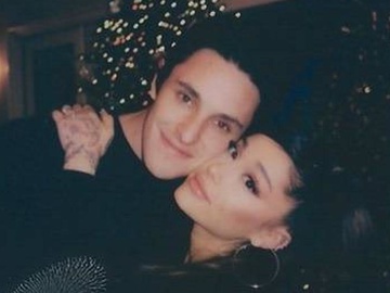 Аріана Гранде розлучається із чоловіком Далтоном Гомесом через два роки після весілля — ЗМІ