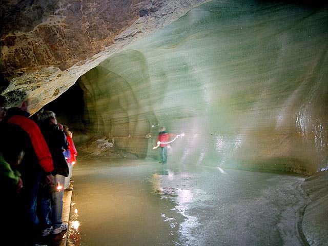 Печера Айсрізенвельт