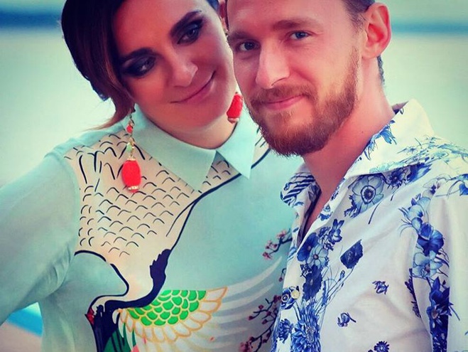 Официально: Елена Ваенга выходит замуж