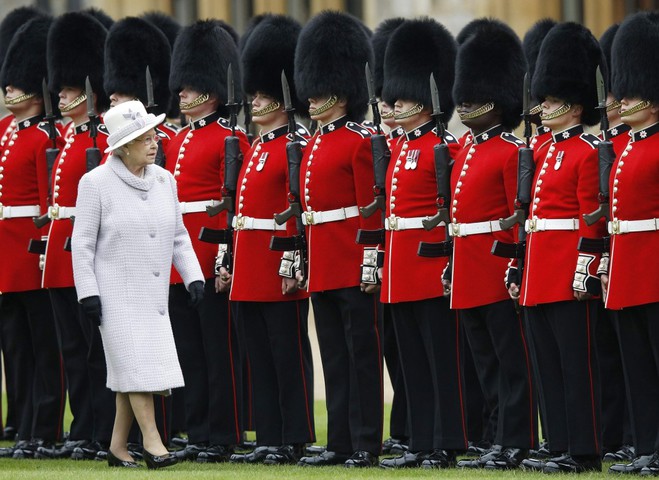 Королева Елизавета II