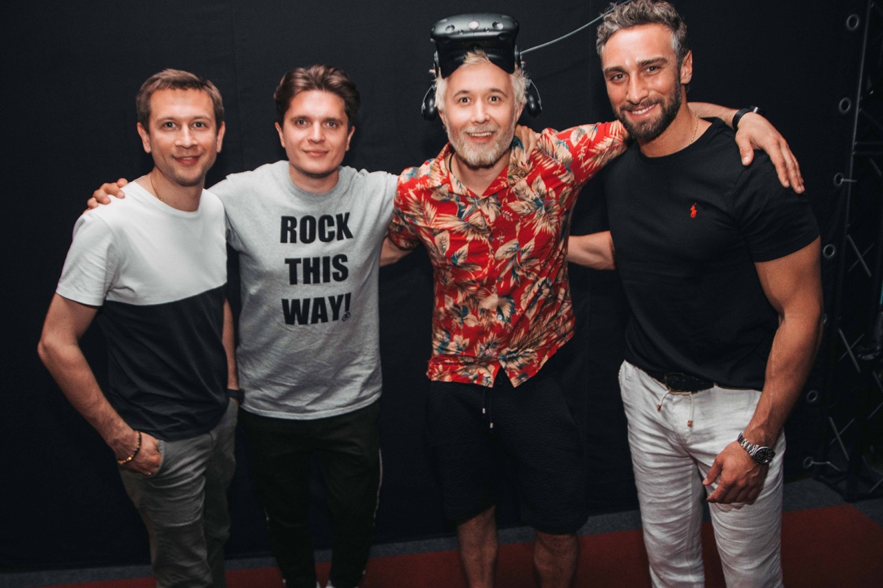 В Киеве прошла селебритиз-презентация игры RevolVR "Дикий запад"