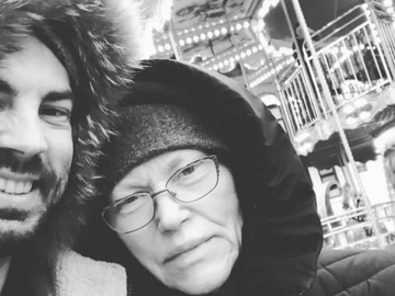 Бєдняков вшанував пам'ять мами, яка померла після евакуації з окупованого Маріуполя