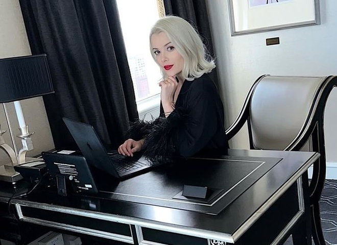 «Готова запалити у новій ері»: Міка Ньютон відсвяткувала 40-річчя