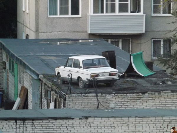 Когда за рулём блондинка